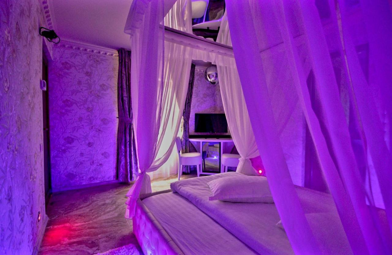 Anadi Boutique Only Adult