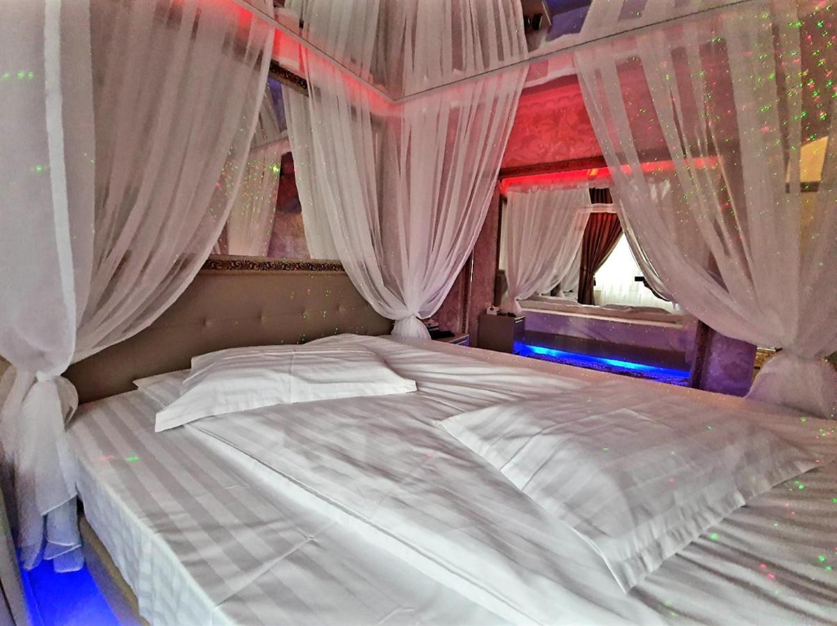 Anadi Boutique Only Adult 2* Braşov