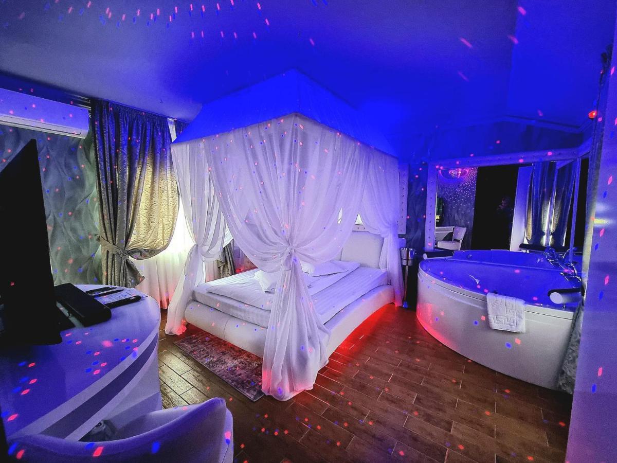 Anadi Boutique Only Adult 情趣飯店 Braşov