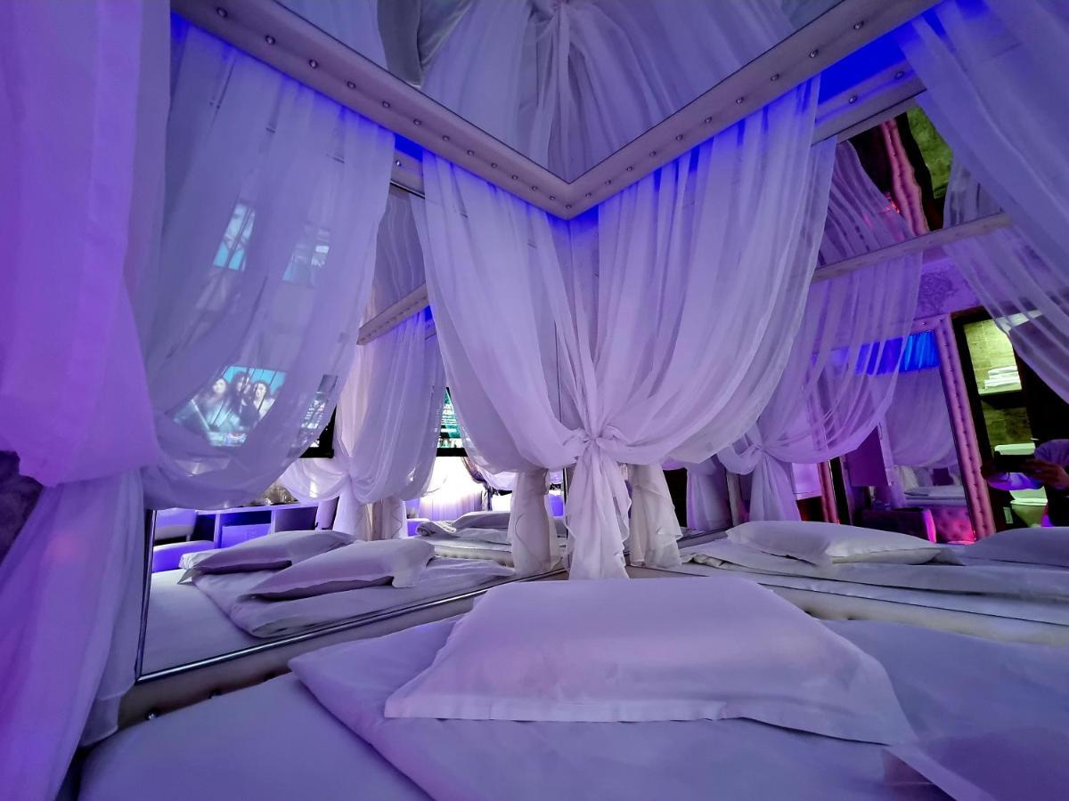 Anadi Boutique Only Adult Braşov