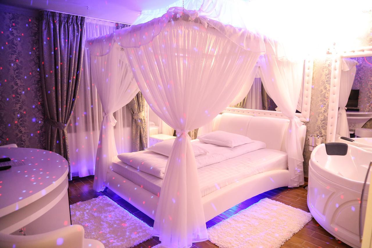 Anadi Boutique Only Adult